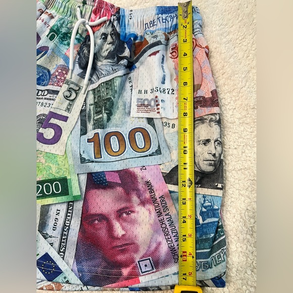 Shorts Brand The Edition
Size 2XL 100% Polyester - Picture 2 of 3